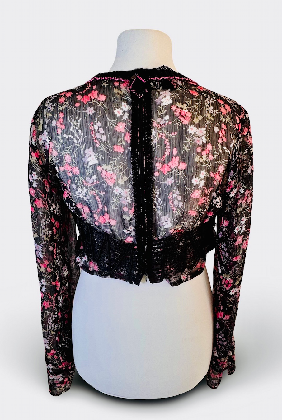 CHEMISE TOP EN MACRAMÉ – PIÈCE UNIQUE
